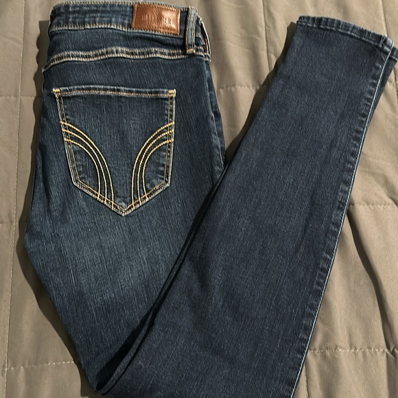 Hollister Low Rise Super Skinny Classic Stretch - Picture 9 of 10